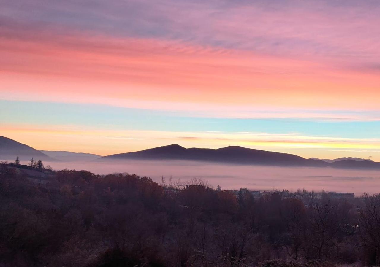 "Il Casaletto" Agriturismo Moderno, Vista Panoramica E Cibo Spettacolare- Scurcola Marsicana Zewnętrze zdjęcie